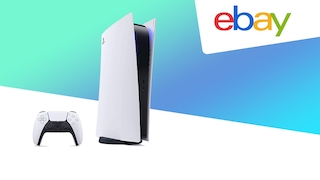 PlayStation 5 neben Ebay-Logo