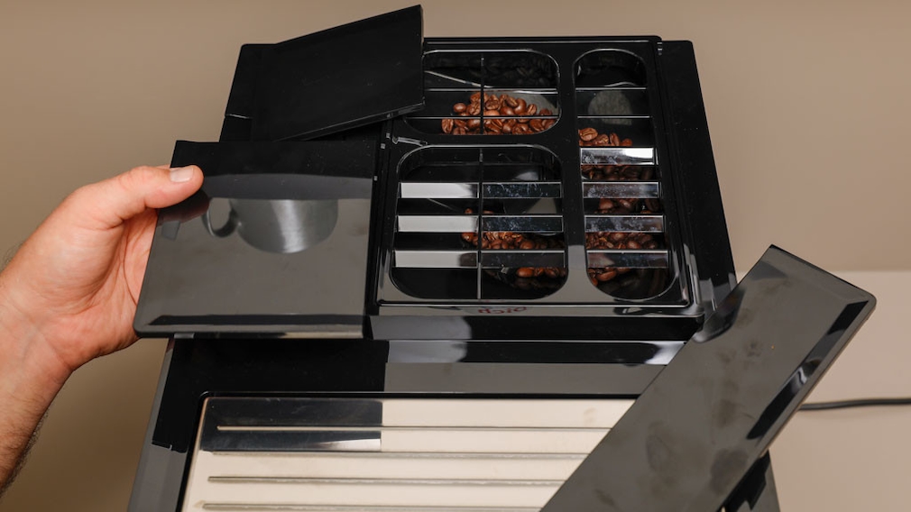 Miele CM 7750 CoffeeSelect Bohnenbehälter