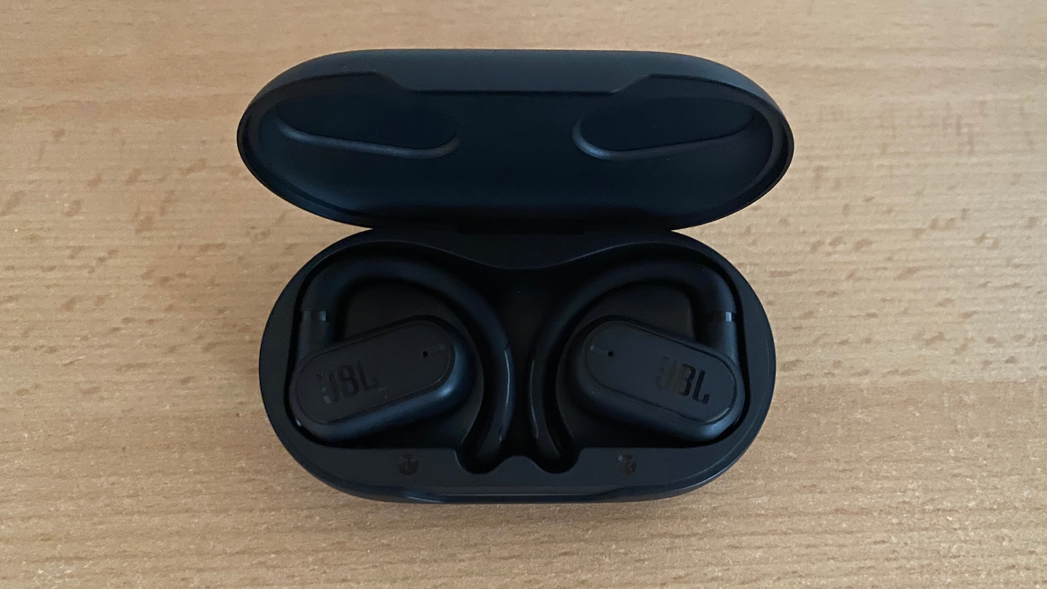 JBL Soundgear Sense im Test: Die haben einen Haken - COMPUTER BILD | In-Ear-Kopfhörer