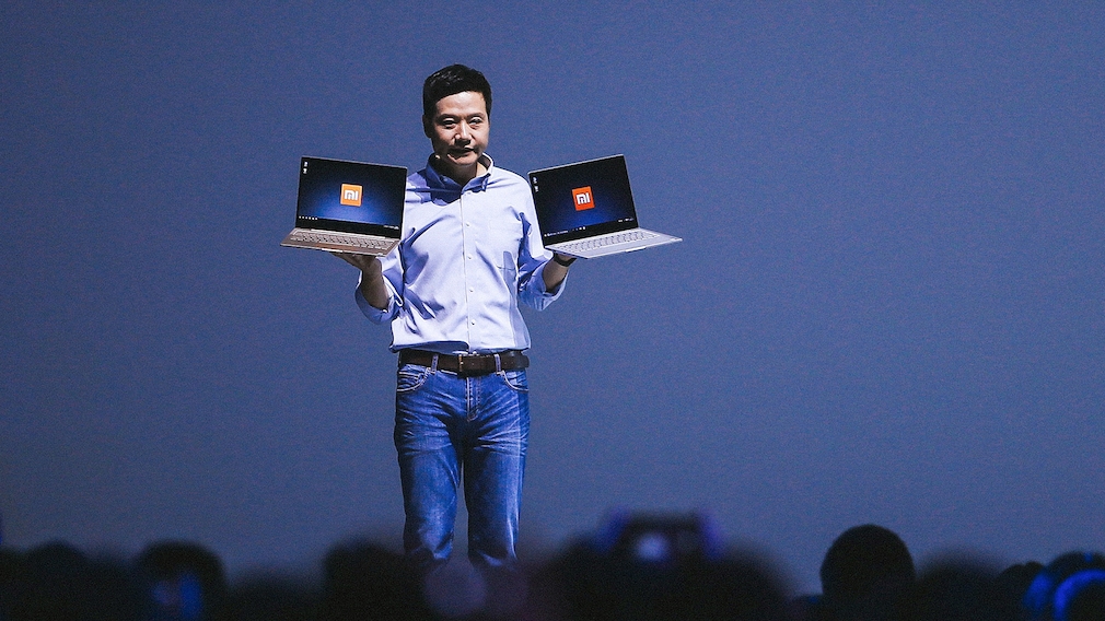 Xiaomi-CEO Lei Jun bei der Vorstellnug des Xiaomi Mi Air 2016.
