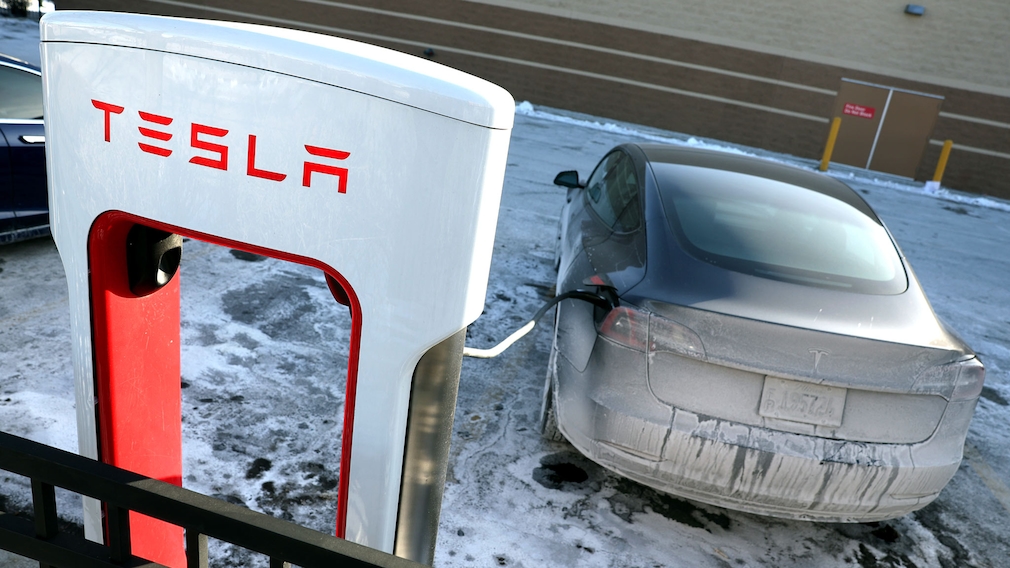 Darum haben Tesla-Autos im Winter ein Problem - COMPUTER BILD