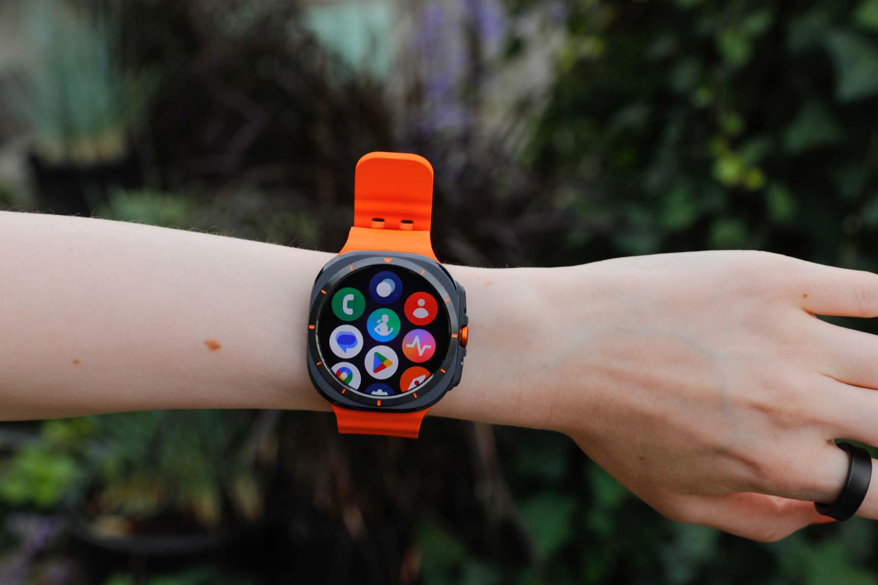 Samsung galaxy watch iphone review outlet