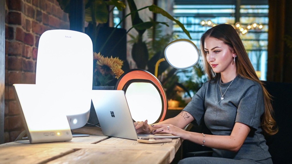 Tageslichtlampen 2025: Helles Licht gegen Wintermüdigkeit