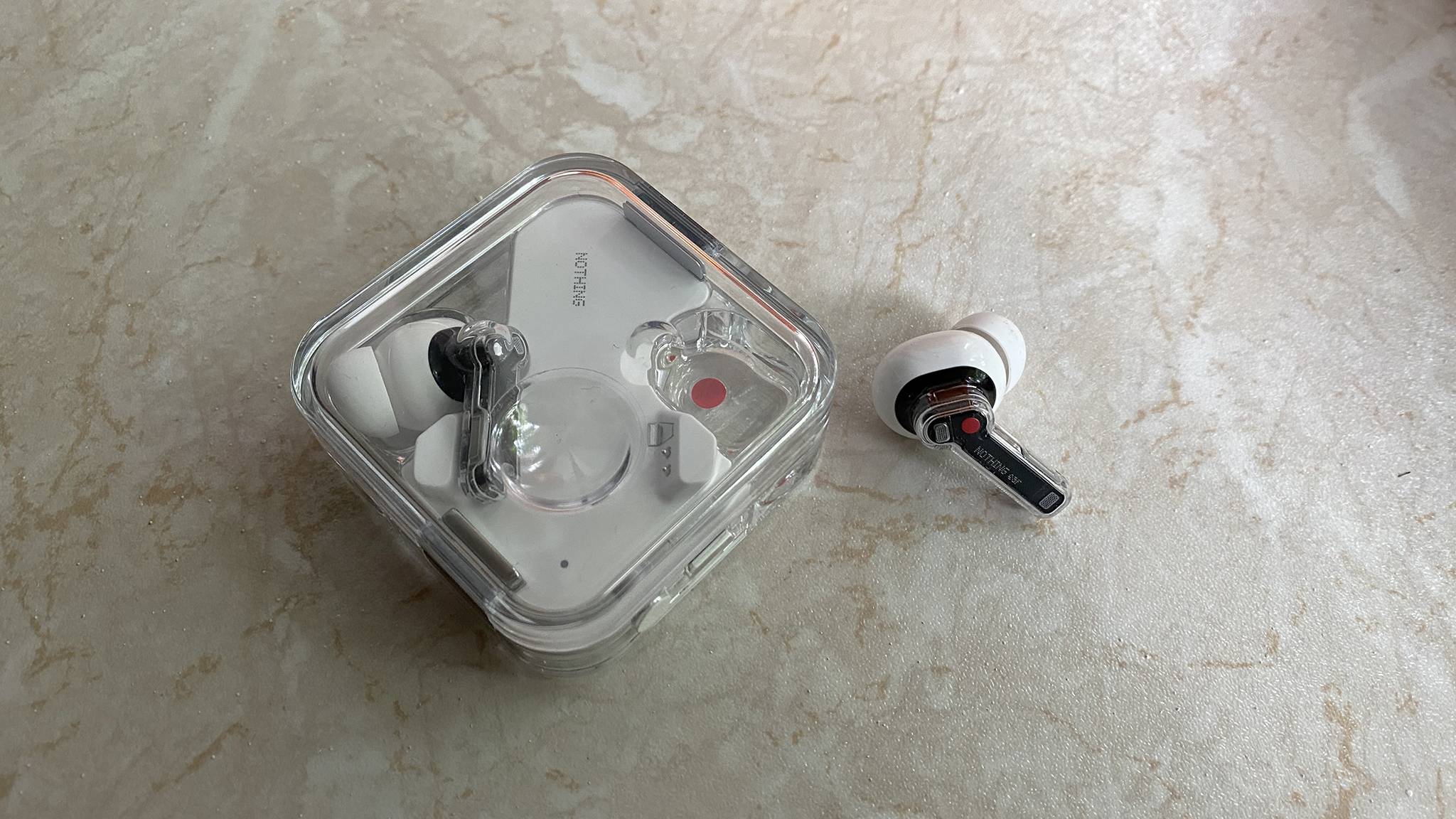 Nothing Ear (2024) im Test: Nothing steigert sich - COMPUTER BILD