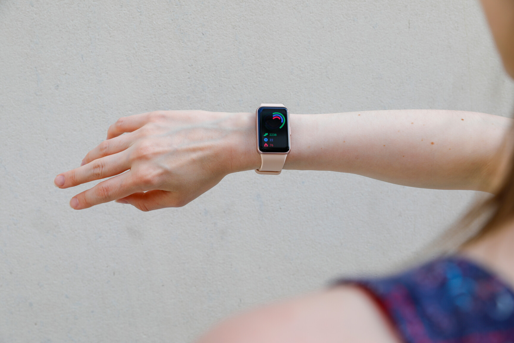 Samsung fitbit smartwatch on sale