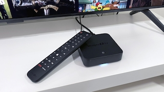 Waipu.TV Box im Test: Die kleine Streaming-Box bietet komfortables Fernsehen per Internet.