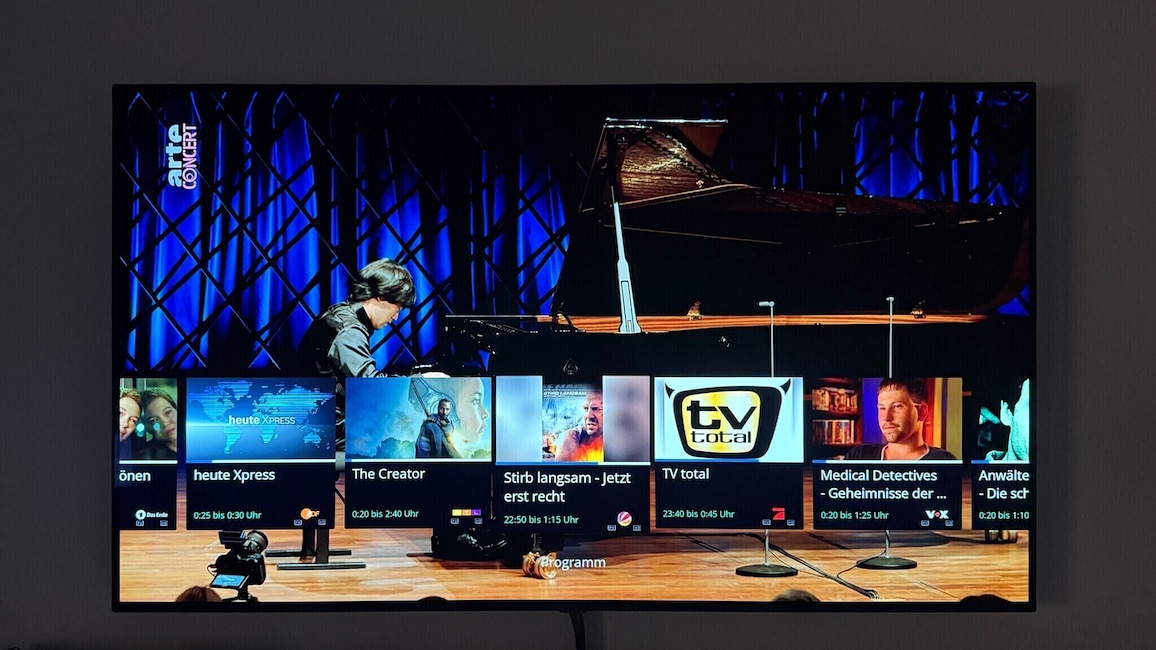 Waipu.TV zeigt die verfügbaren TV-Programme mit kleinen Vorschaubildern.