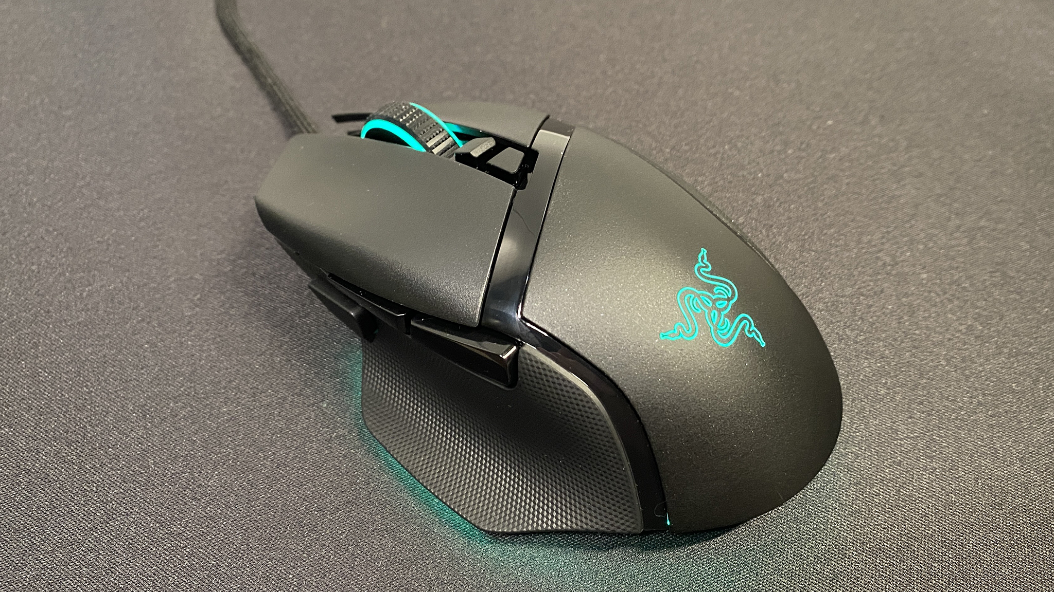 Mit diesen Extras holt sich die Razer Basilisk V3 35K den Testsieg