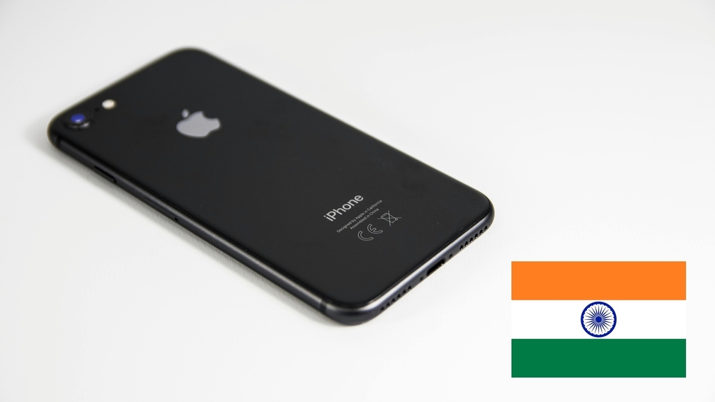 Rückseite eines Apple iPhone mit indischer Flagge
