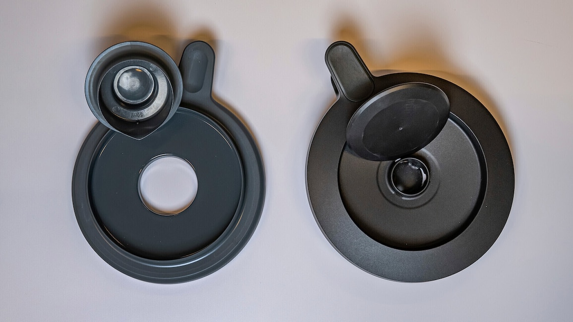 Deckel des Thermomix TM6 (links) und TM7 (rechts) im Vergleich von oben.