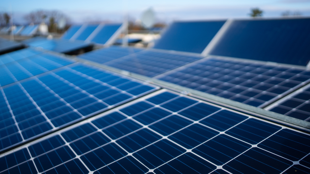 Müssen Solarstrom-Erzeuger bald für Einspeisung zahlen?