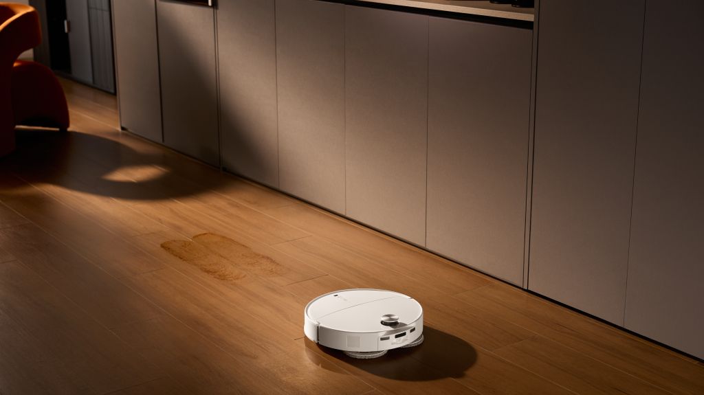 Roborock schickt neuen Saug-Wisch-Roboter Qrevo CurvX ins Rennen