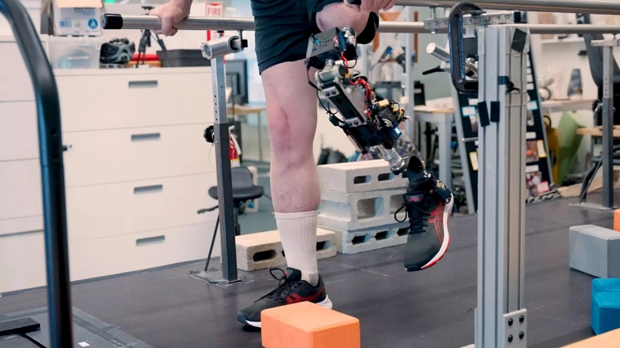 Medizintechnik-MIT-Forscher-entwickeln-bionische-Roboter-Prothese