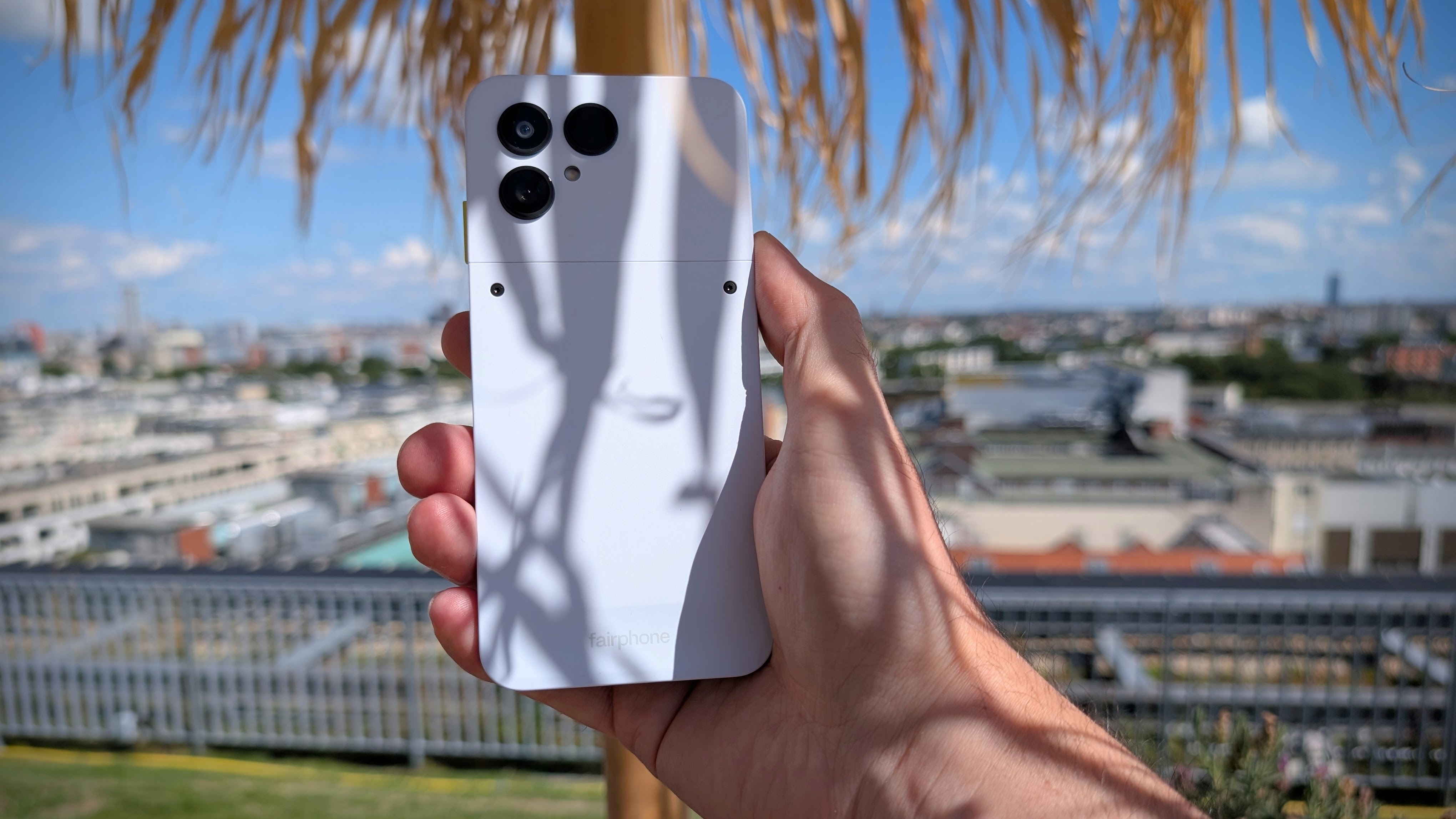 Fairphone-6-im-Test-Gr-nes-Handy-mit-wei-er-E-Waste-Weste