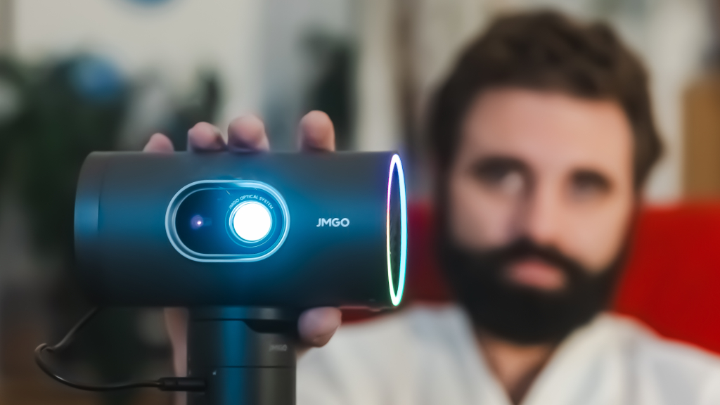 JMGO PicoPlay+ im Test: Mini-Beamer mit Akku und Top-Zubehör