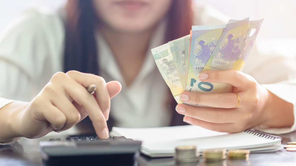 Wie Frauen ihre Finanzen selbst in die Hand nehmen können