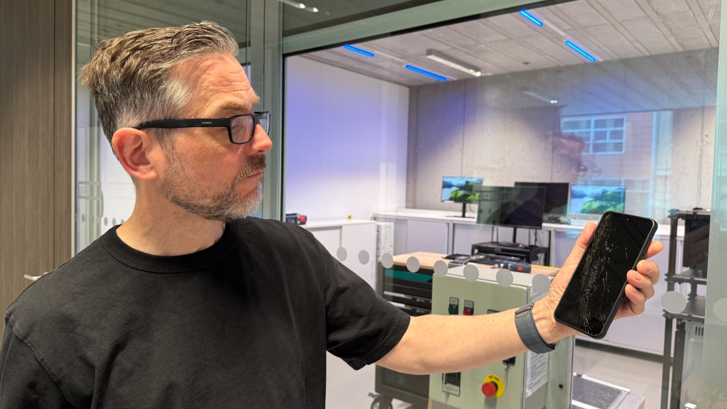 Outdoor-Handy Samsung XCover 7 Pro im Test: Beim Betonboden hört der Spaß auf!