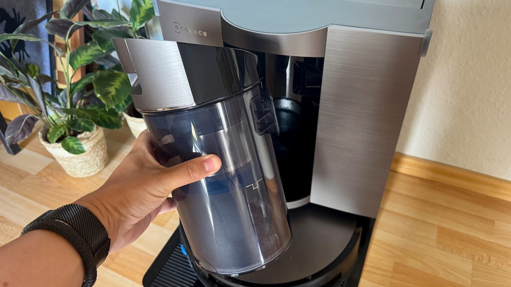 Ecovacs X11 Omnicyclone bringt beutellose Absaugstation zurück Ecovacs X11 Omnicyclone bringt beutellose Absaugstation zurück