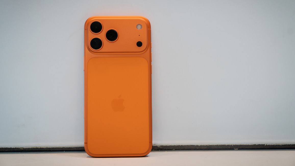 iPhone 17 Pro Max: Rückseite in Cosmic Orange