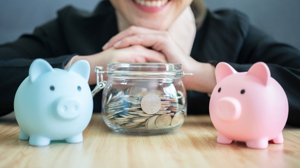 Deutsche sparen weniger, im internationalen Vergleich aber viel