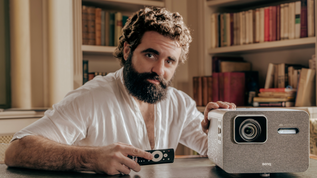 BenQ-Beamer TK705i im Test: Laser-Power im Designerkleid