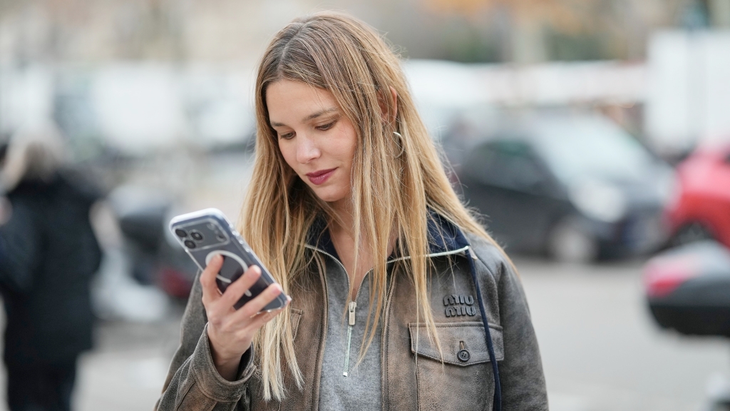 Sicherheitsexperten empfehlen: WLAN und Bluetooth beim Handy aus!