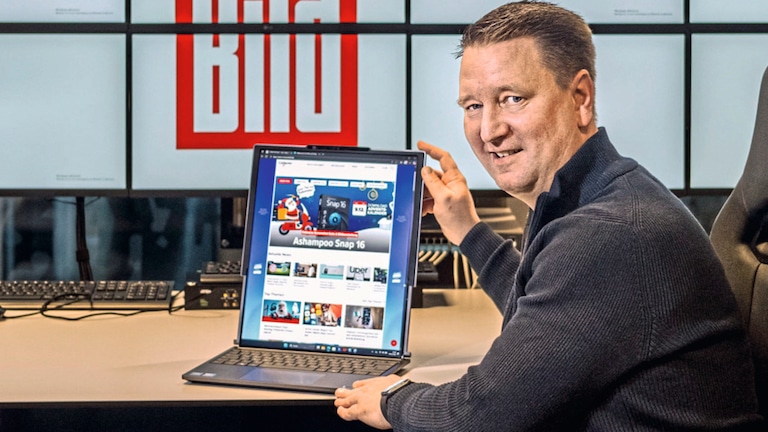 Redakteur Ingolf Leschke beim Test des Lenovo ThinkBook Plus G6 Rollable
