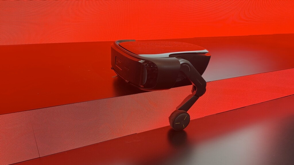 Roborock Saros Rover: Dieser Saugroboter steigt die Treppe hoch