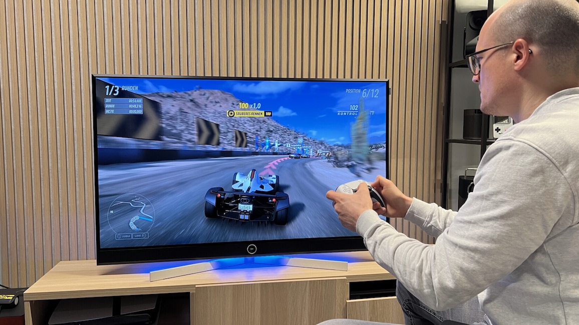 Der Loewe Stellar 55 dr+ (vi) eignet sich auch perfekt für Gamer – dank Bildraten bis zu 144 Hertz und einer unkritischen Controller-Eingabeverzögerung von 13 Millisekunden.