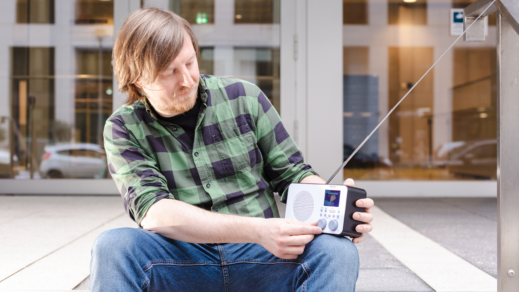 TechniSat Viola 2 C IR im Test: Handlich und weltoffen