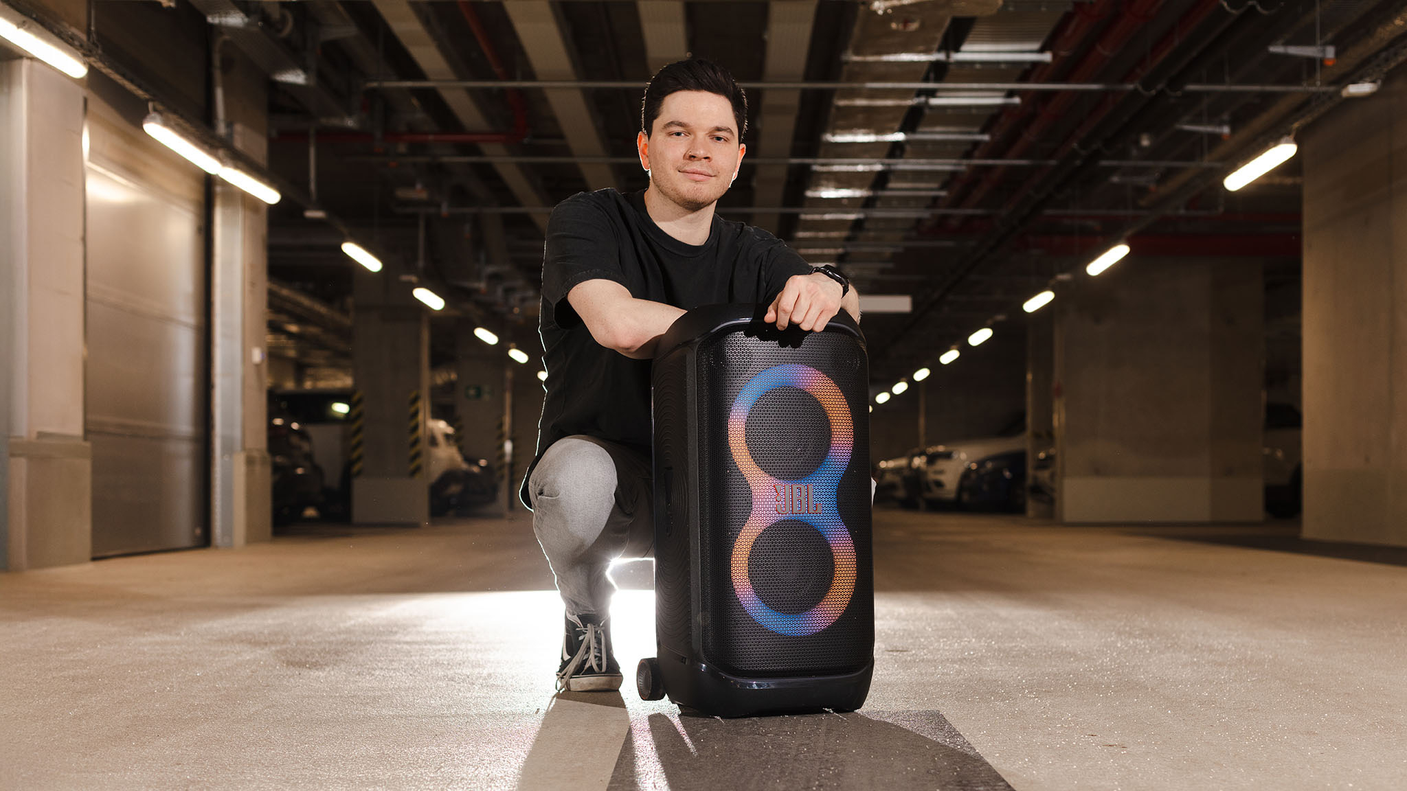 jbl-partybox-stage-320-im-test-kompakter-partylautsprecher-mit-viel-druck