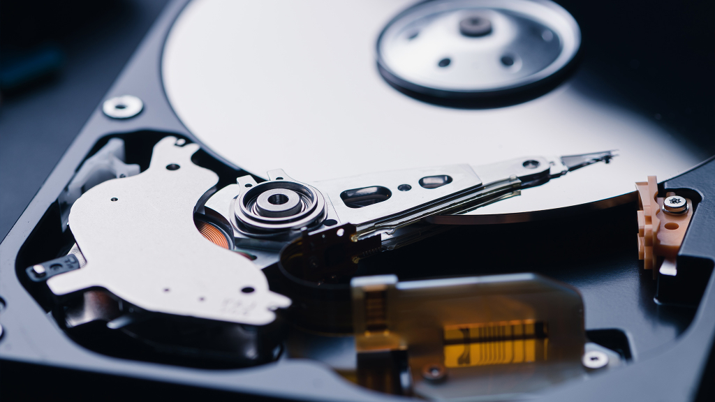 Brite reist in die USA, um beim Hardwarekauf mehr als 1.800 Euro zu sparen