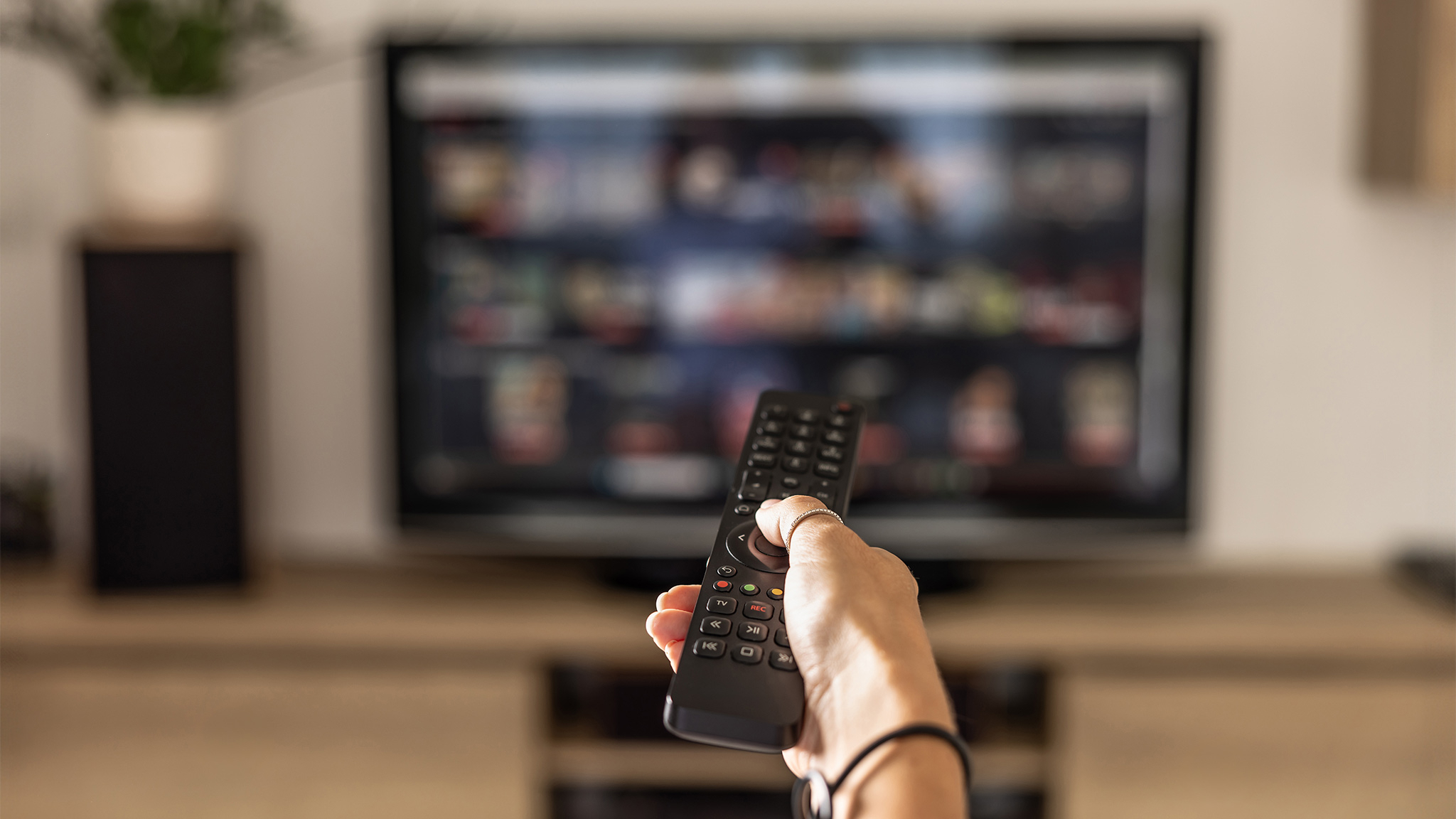 Diese IPTV-Anbieter lassen Kabelfernsehen alt aussehen - COMPUTER BILD