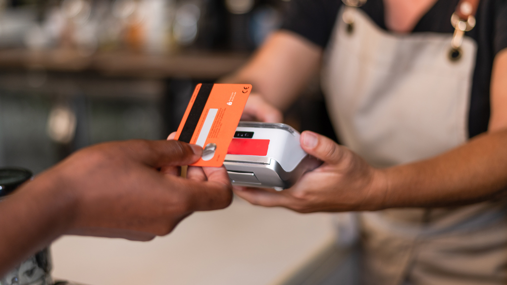 Trinkgeld am Kartenterminal: Mehrheit fühlt sich beeinflusst