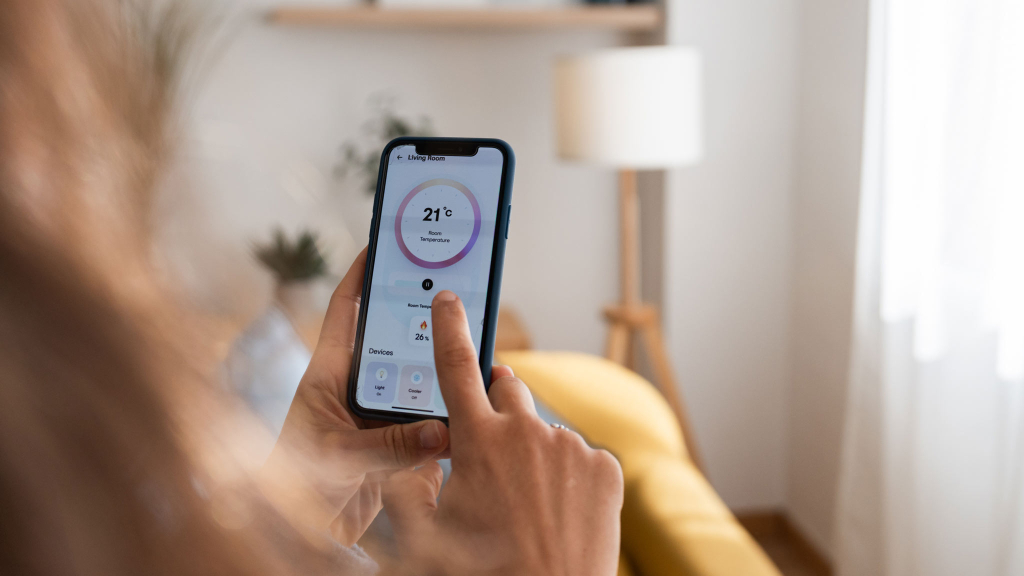 Richtig heizen und lüften: Wie smarte Technik beim Energiesparen hilft