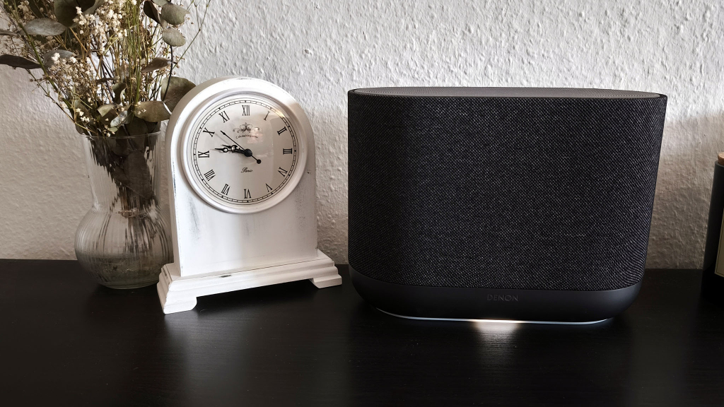 Wie der Denon Home 400 Musik plötzlich im Raum verteilt