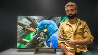 TV-Experte Richard W. Schaber im Test des Mini-LED-TV Hisense U7Q bei COMPUTER BILD