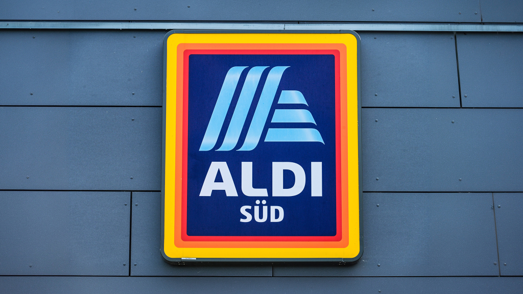 Mit Fernbedienung und Timer: Aldi verkauft Turmventilator zum Schleuderpreis