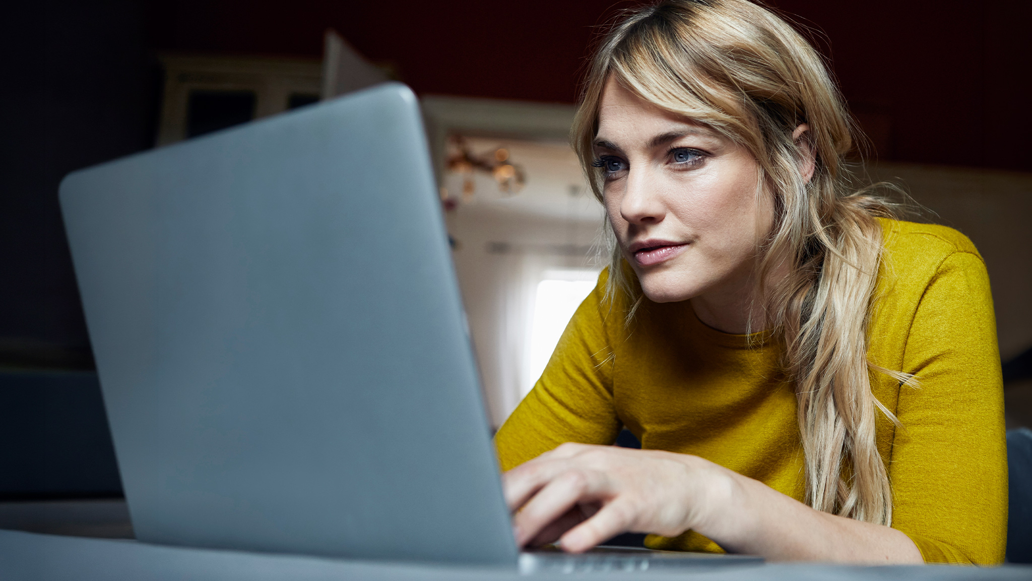 Deutsche-verbringen-wieder-weniger-Zeit-im-Internet