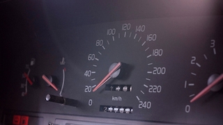 Tacho in einem Auto