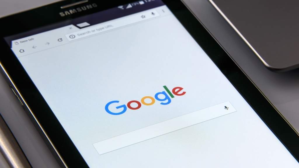 Google kennzeichnet jetzt KI-erzeugte Werbung