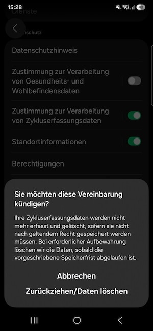 Screenshot eines Smartphone-Displays im dunklen Modus. Oben links ist die Uhrzeit 15:28 zu sehen, oben rechts befinden sich Symbole für Stummschaltung, WLAN, Mobilfunk und ein Akkustand von 49 Prozent. Im oberen Bereich sind ein angeschnittener Menüpunkt Dienste sowie ein Zurück-Pfeil und der teilweise sichtbare Text schutz erkennbar. Darunter folgt eine Liste mit den Einträgen Datenschutzhinweis, Zustimmung zur Verarbeitung von Gesundheits- und Wohlbefindensdaten mit deaktiviertem Schalter, Zustimmung zur Verarbeitung von Zykluserfassungsdaten mit aktiviertem grünem Schalter, Standortinformationen mit aktiviertem grünem Schalter und Berechtigungen. Im unteren Bereich ist ein Dialogfenster eingeblendet mit der Überschrift Sie möchten diese Vereinbarung kündigen. Darunter steht der Text Ihre Zykluserfassungsdaten werden nicht mehr erfasst und gelöscht, sofern sie nicht nach geltendem Recht gespeichert werden müssen. Bei erforderlicher Aufbewahrung löschen wir die Daten, sobald die vorgeschriebene Speicherfrist abgelaufen ist. Am unteren Rand des Dialogs befinden sich die Schaltflächen Abbrechen und Zurückziehen/Daten löschen. Ganz unten ist die Android-Navigationsleiste mit drei Symbolen sichtbar.