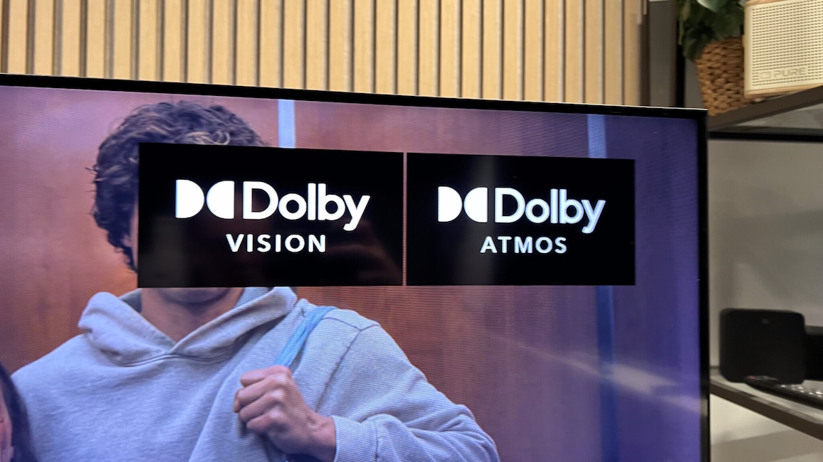 Neben Dolby Vision unterstützt der E7S das Raumklangformat Dolby Atmos, letzteres aber nur virtuell.