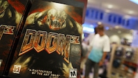 Verpackung von "Doom 3" in einem Laden.