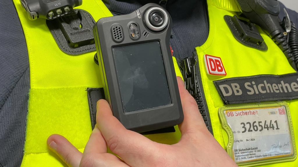 Bahn-Bodycams hören künftig mit