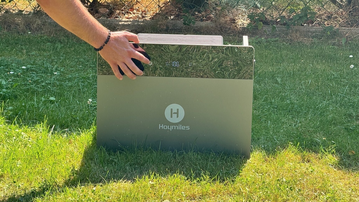 Hoymiles 4020 X einschlatknopf und Display
