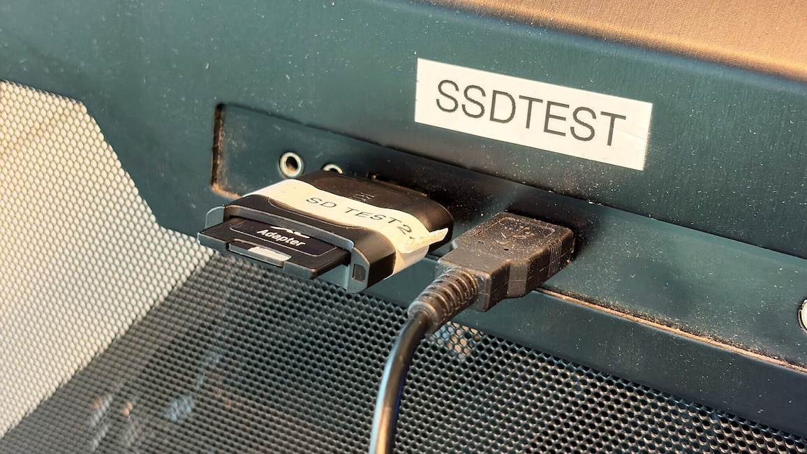 COMPUTER BILD misst die Lese- und Schreibgeschwindigkeit an speziellen Testcomputern.