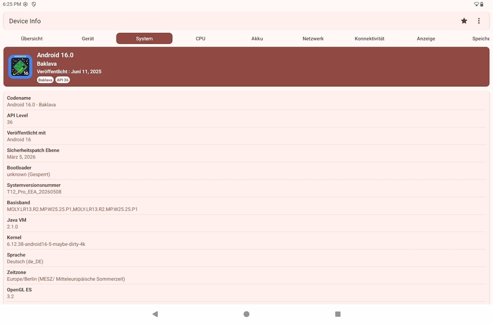 Screenshot der App „Device Info“ auf einem Tablet. Angezeigt werden Android 16 (Baklava), API-Level 36, Sicherheitsupdate vom 5. März 2026 sowie weitere Systeminformationen.