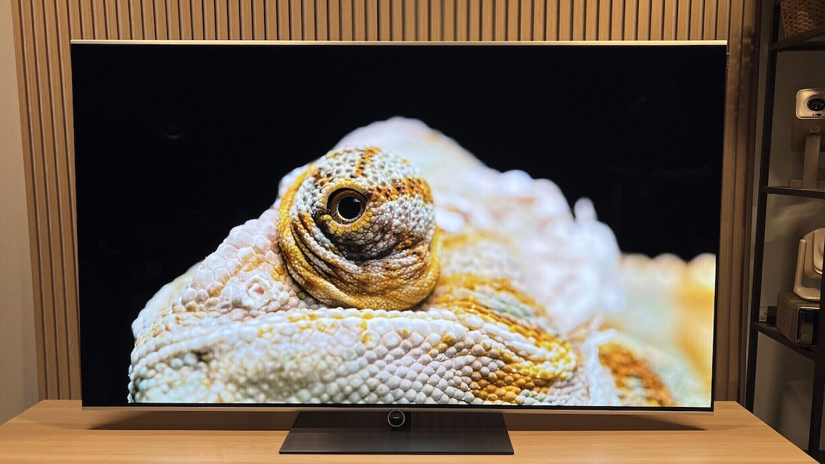 So knackig sieht schwarz nur auf einem OLED-Fernseher wie dem Loewe antares aus.