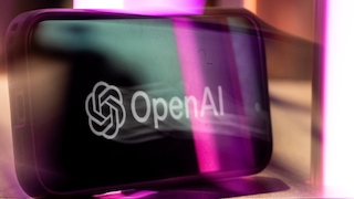 Logo von OpenAI auf einem Smartphone
